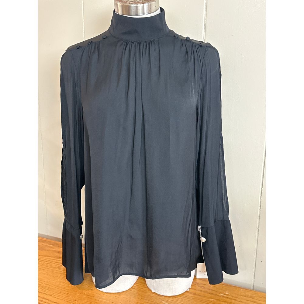 A.n.d ea wy Top‎ Women's Medium